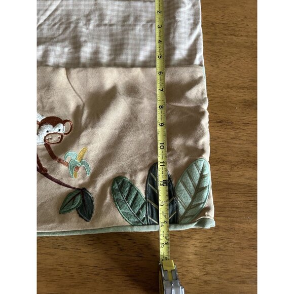 Kidsline Zanzibar Safari-Themed Baby Quilt w/2 Matching window valances - Picture 14 of 16